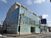 南砺市立中央図書館